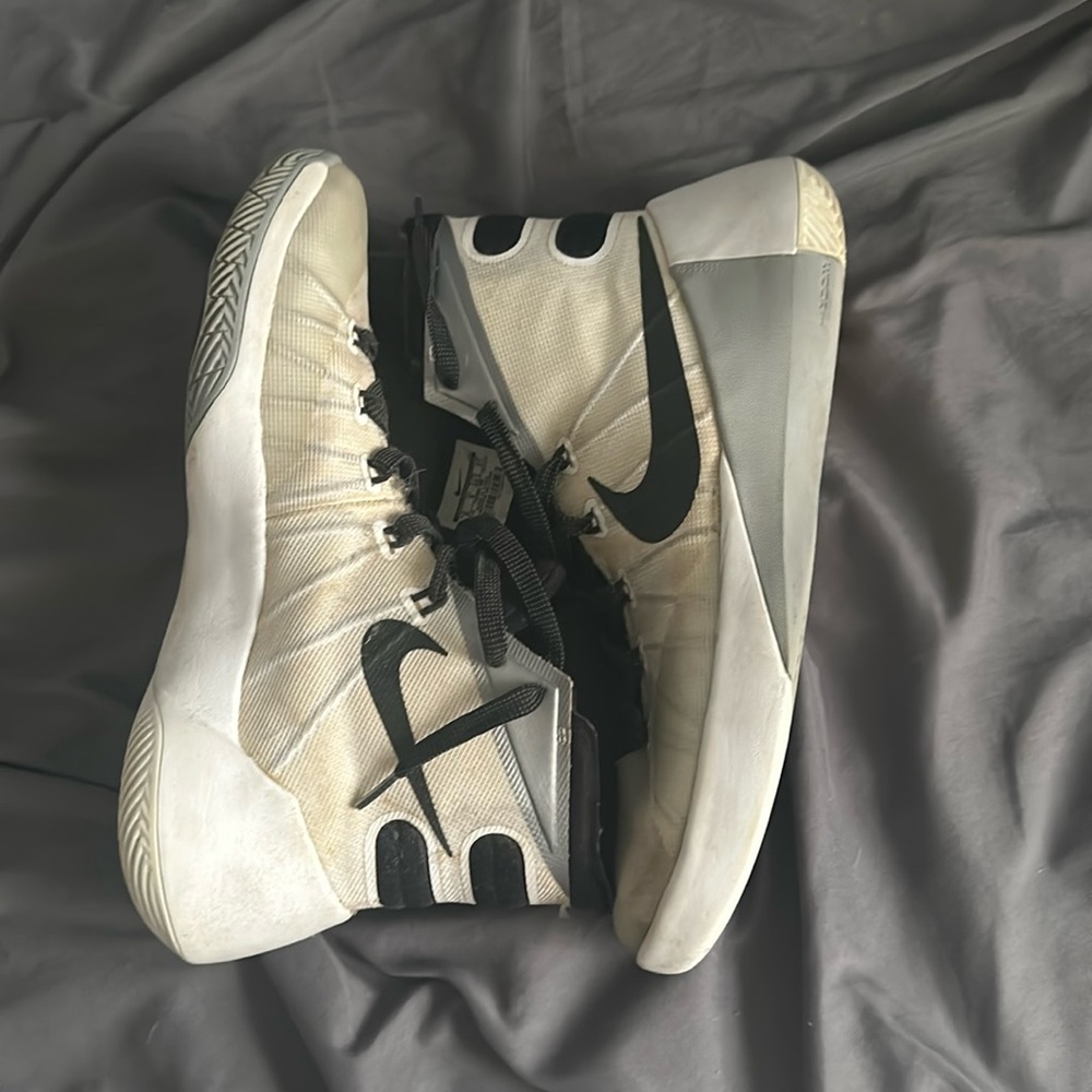 Nike Hyperdunk - image 1